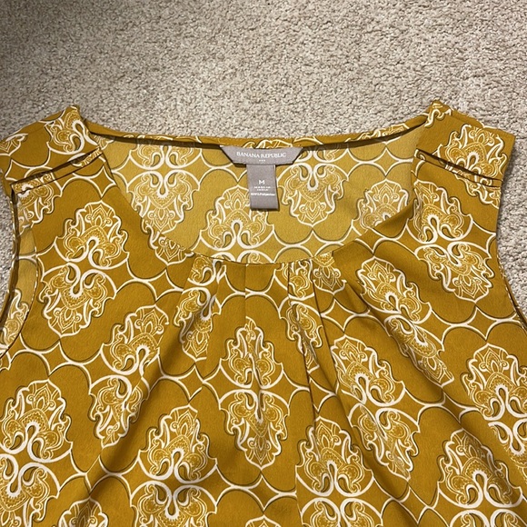 Sleeveless Banana Republic blouse - Picture 2 of 4